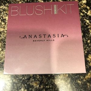Anastasia Beverly Hills blush kit